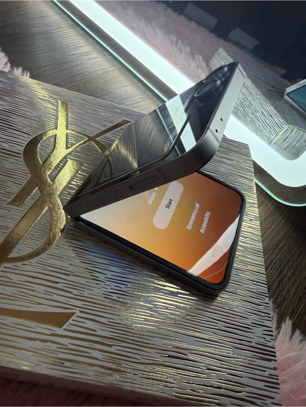 Samsung Galaxy Z Flip6 Silver (locked by T-Mobile)